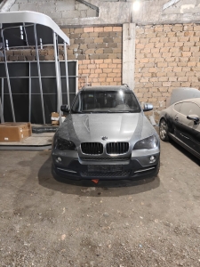 BMW X5 4.8 